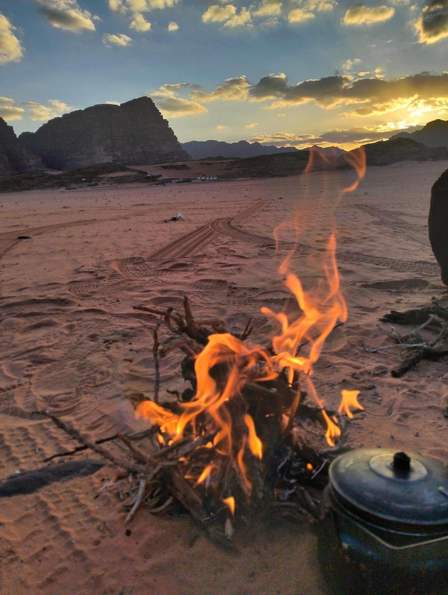 Wadi Rum Albasli エクステリア 写真